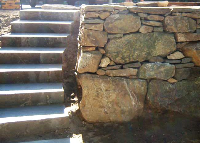 Stone wall design by a NH landscaping company